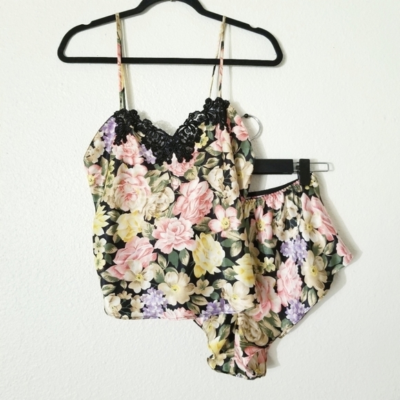 Victoria’s Secret Vintage 90s Gold Tag Floral Satin Soft Pajama Set - Picture 15 of 15